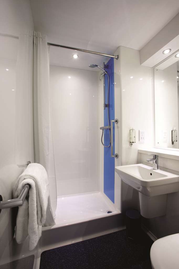 Travelodge Birmingham Kingswinford Δωμάτιο φωτογραφία